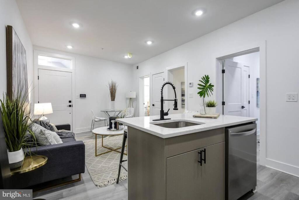 Brandnew Luxury Capitol Hill Apt! Near Free Trolly ワシントン エクステリア 写真